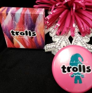 Mac ... Beauty Powder...pressed